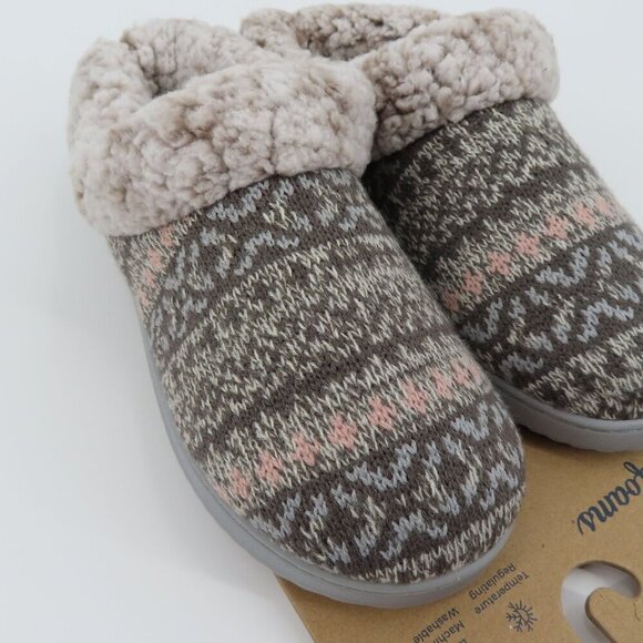 Dearfoams Women Medium 7-8 Multicolor Sweater Knit Memory Foam Slippers NEW - Picture 3 of 14